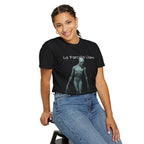 Camiseta Gráfica Unisex "Pallid — La Parcela Llama" | Negro o Azul Marino Comfort Colors